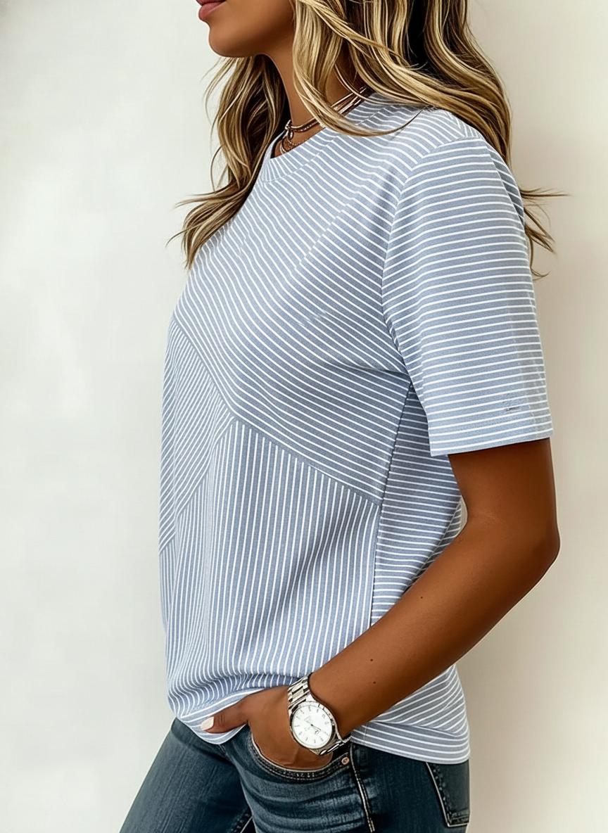 Blaues-weißes diagonal gestreiftes Kurzarm-T-Shirt mit Rundhalsausschnitt
