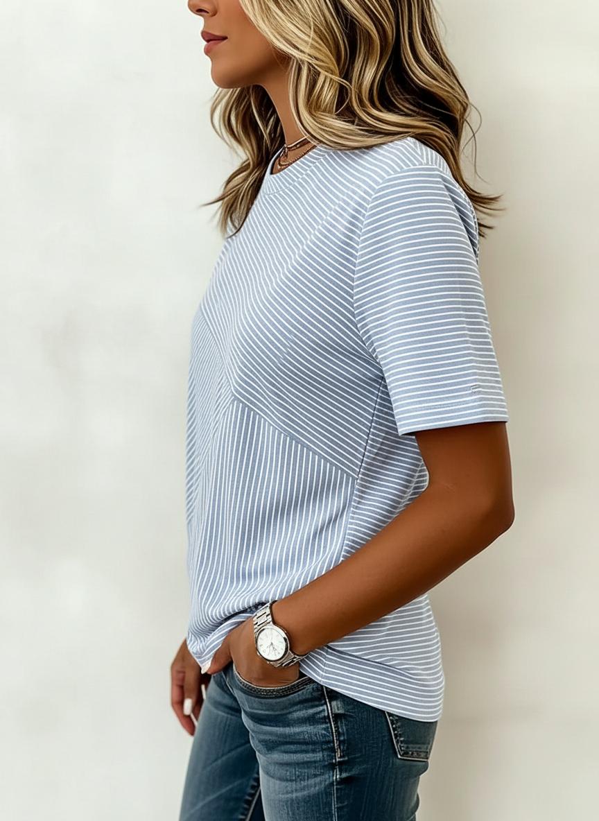 Blaues-weißes diagonal gestreiftes Kurzarm-T-Shirt mit Rundhalsausschnitt