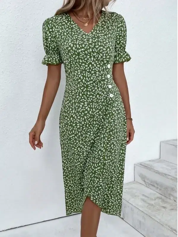 Kurzarm-Kleid im grünen Blumendruck mit Knopfleiste, midi